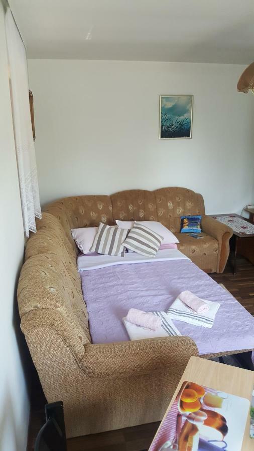 Apartman Nina Licko Petrovo Selo المظهر الخارجي الصورة